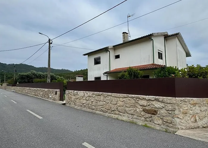 Dos Amados - Winter House فيانا دو كاستيلو